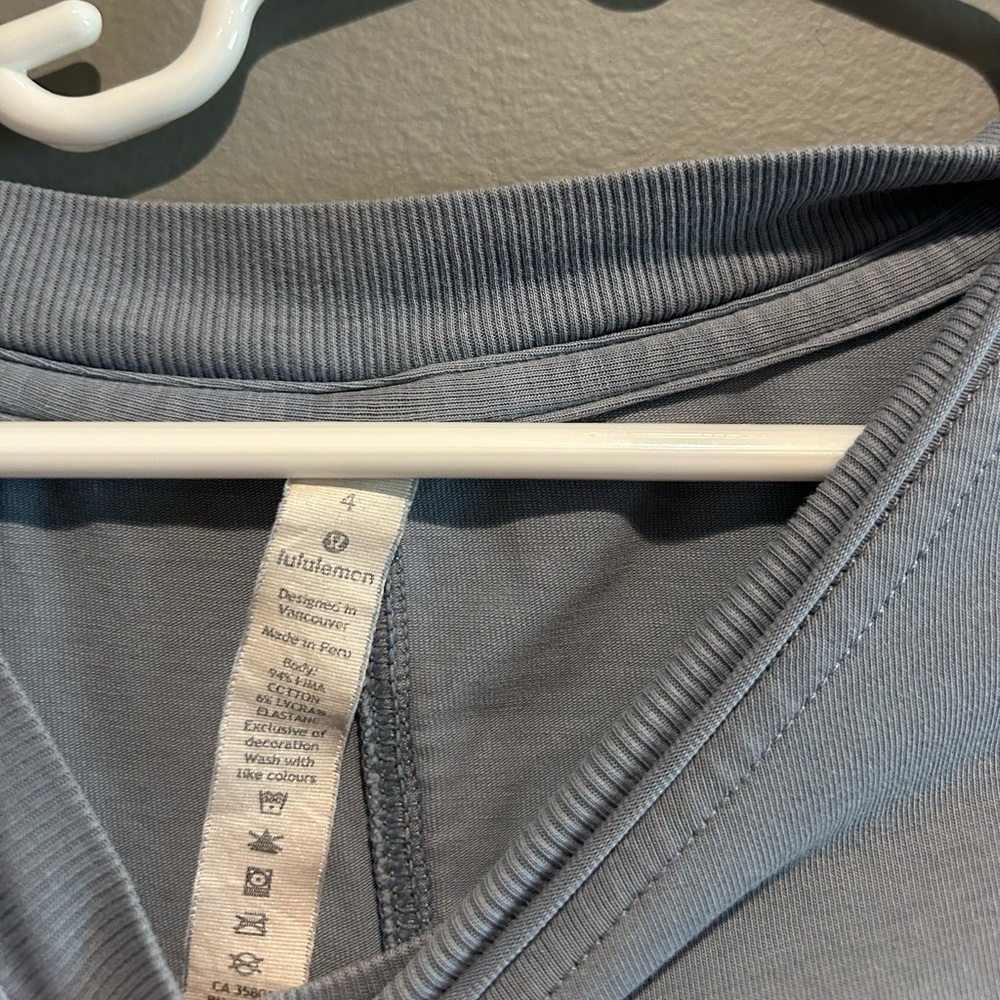 lululemon cropped tee - Picture 2 of 3